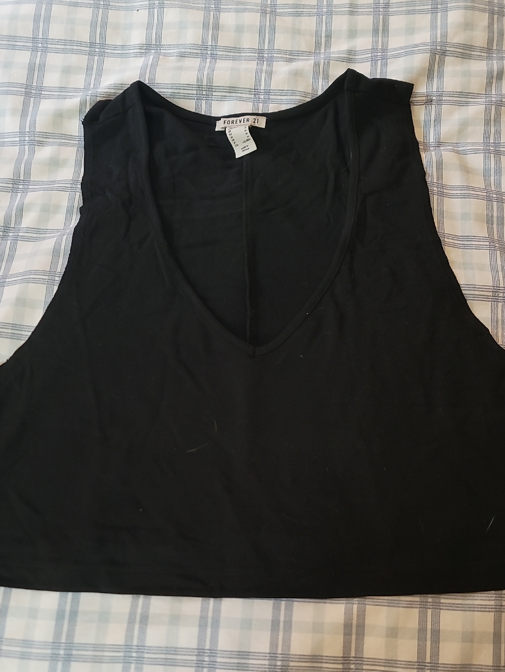 Forever 21 Black V-Neck Cropped Tank Top